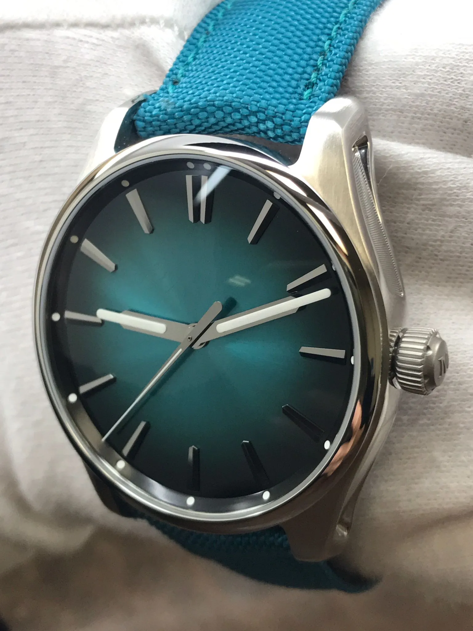 H. Moser Pioneer Centre Seconds Mega Cool 3200-1214 Blue Lagoon Dial Automatic Men's Watch