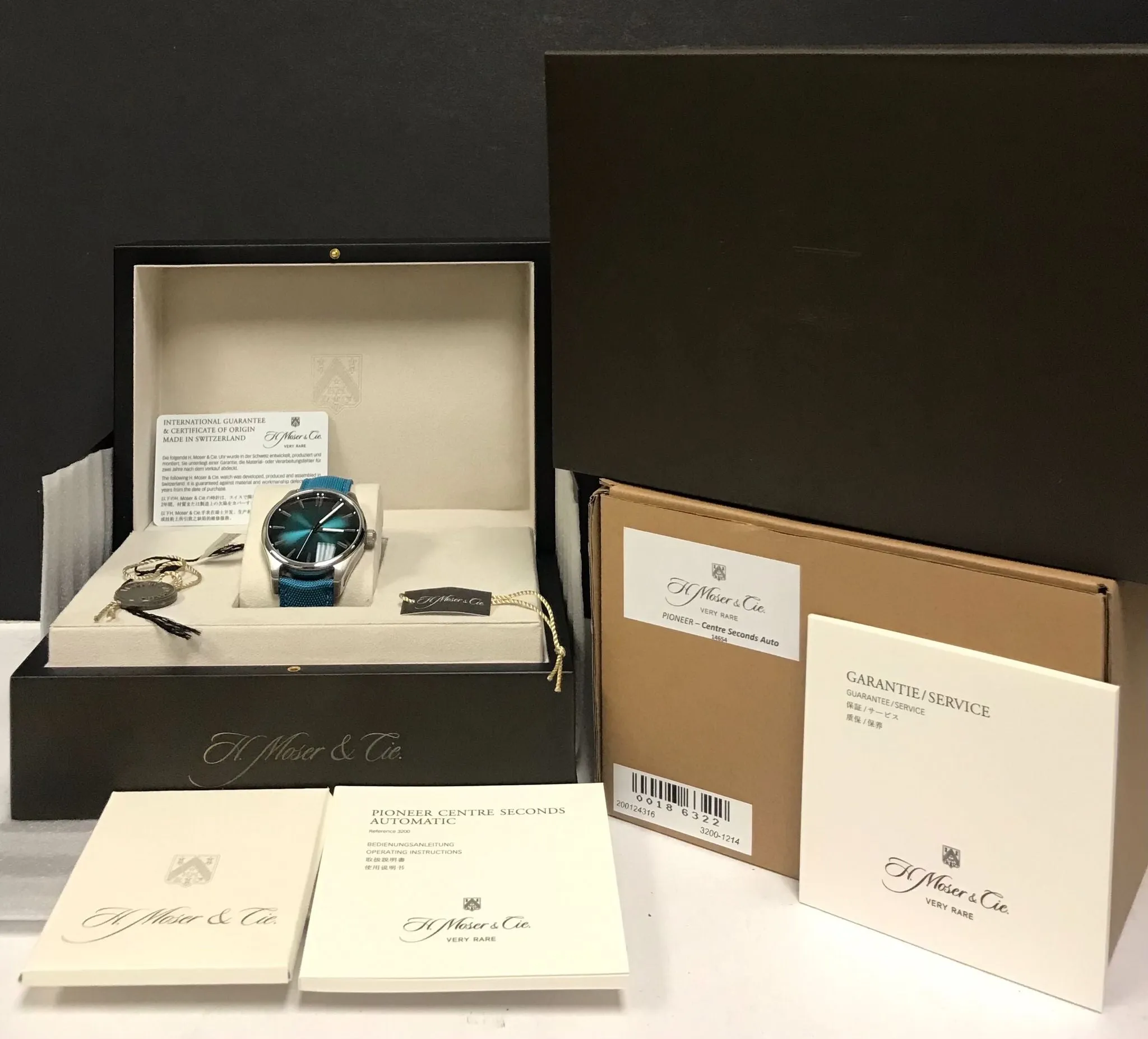 H. Moser Pioneer Centre Seconds Mega Cool 3200-1214 Blue Lagoon Dial Automatic Men's Watch