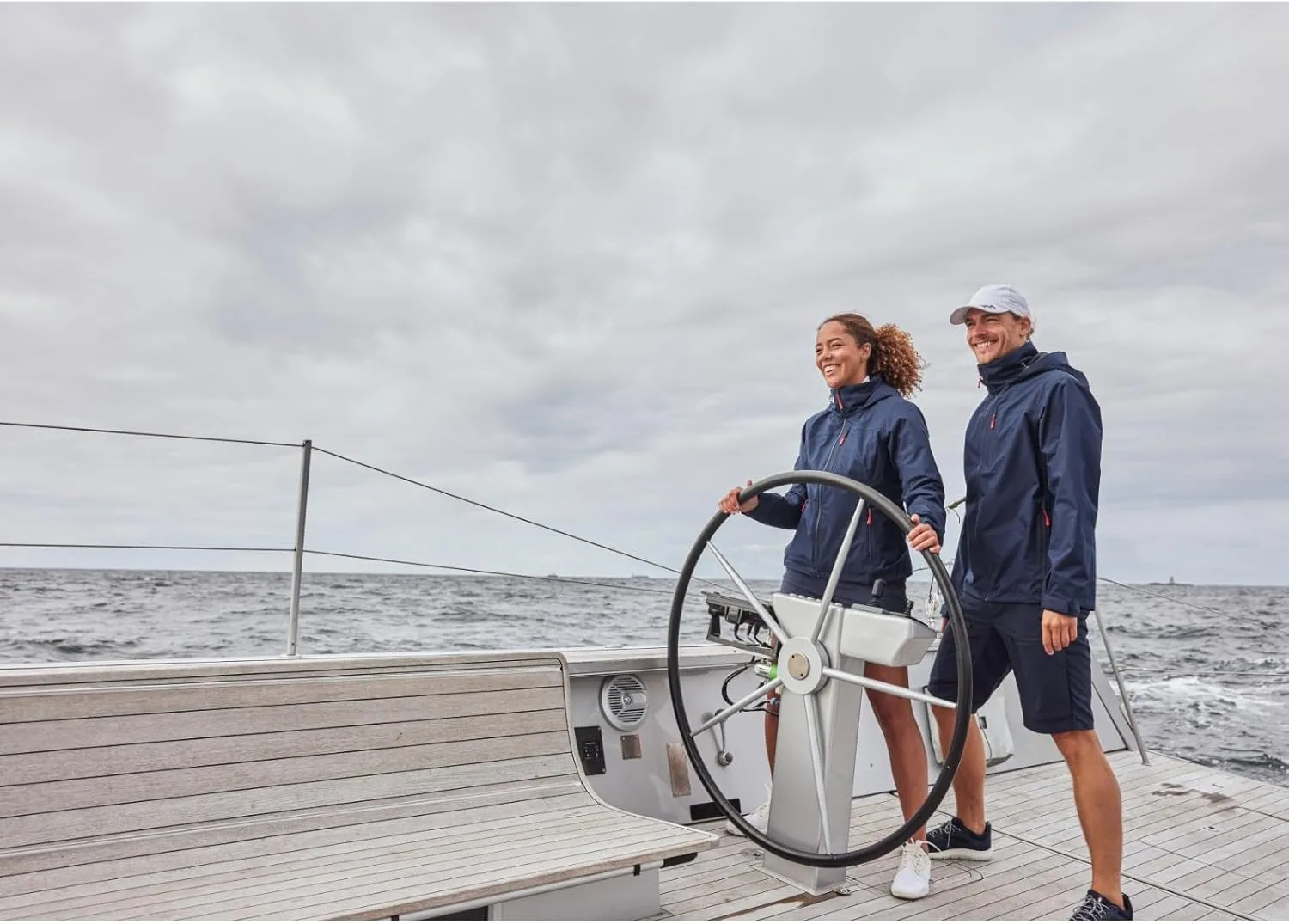 Helly-Hansen Womens Crew Hooded Sailing Jacket 2.0