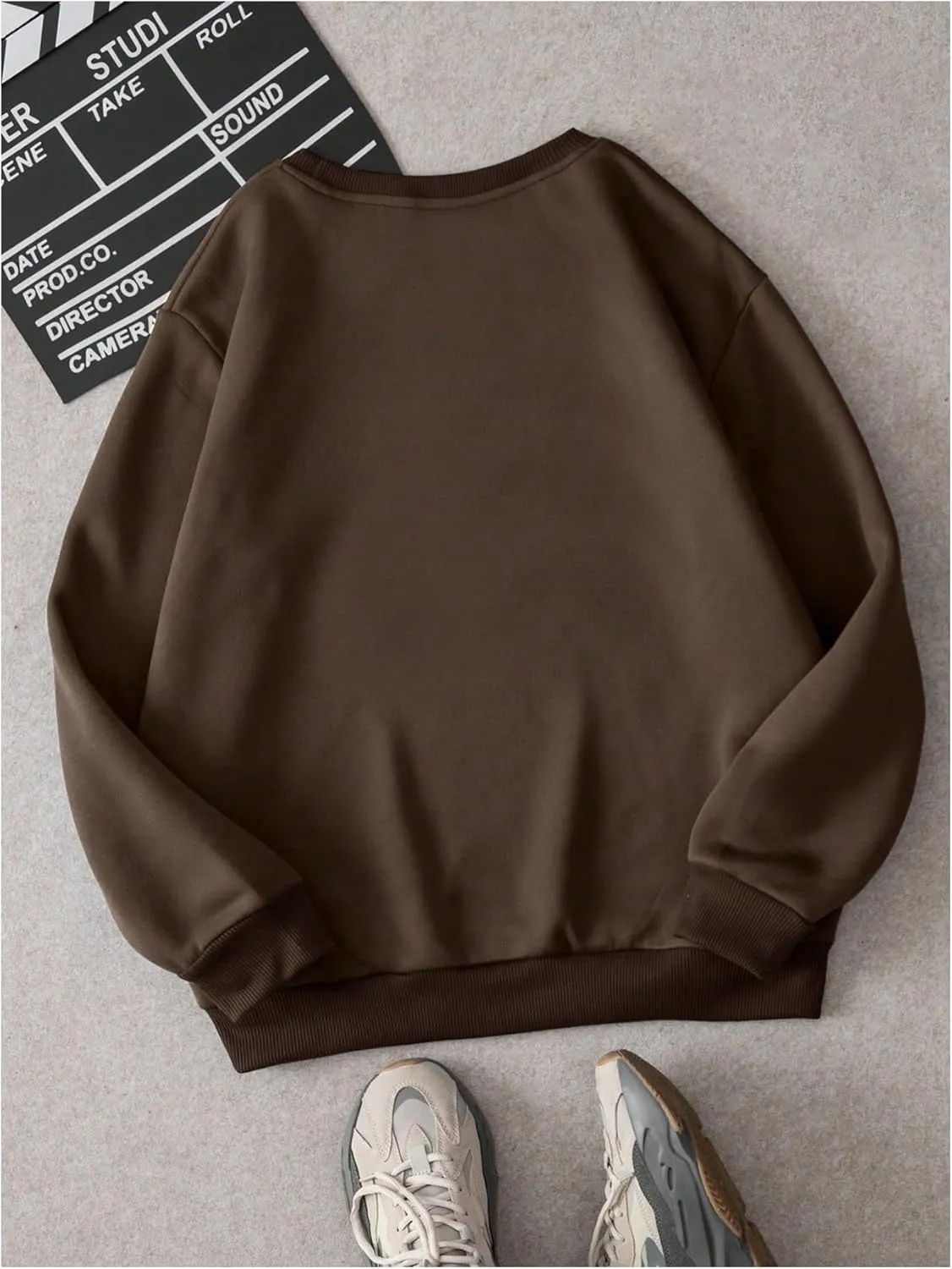 WDIRARA Women's Cartoon Duck Printed Crew Neck Sweatshirt Graphic Long Sleeve Loose Pullover